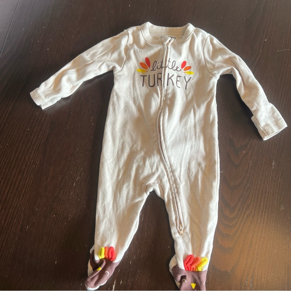 Old Navy Little Turkey Sleep n Play 3-6m